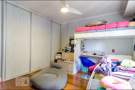 Apartamento à venda com 220m², 4 quartos e 3 vagasSuíte 2