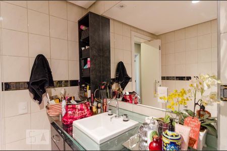 Apartamento à venda com 220m², 4 quartos e 3 vagasBanheiro Social