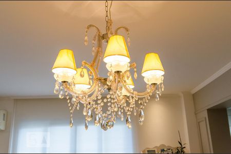 Apartamento à venda com 220m², 4 quartos e 3 vagasSala de Jantar - Lustre