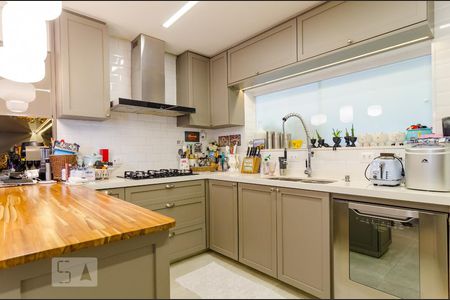 Apartamento à venda com 220m², 4 quartos e 3 vagasCozinha