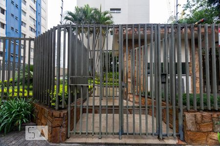 Apartamento à venda com 220m², 4 quartos e 3 vagasFachada