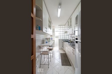 Apartamento à venda com 64m², 2 quartos e 1 vagaCozinha