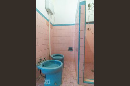 Casa à venda com 120m², 1 quarto e sem vaga Casa à venda com 120m², 1 quarto e sem vagaBanheiro