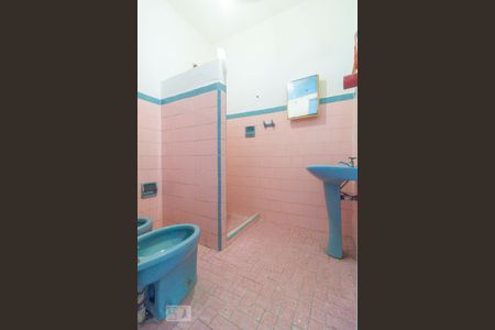 Casa à venda com 120m², 1 quarto e sem vaga Casa à venda com 120m², 1 quarto e sem vagaBanheiro