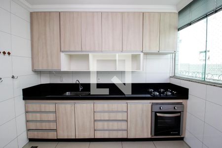 Cozinha de apartamento à venda com 4 quartos, 150m² em Palmares, Belo Horizonte