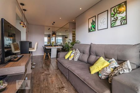 Sala de apartamento à venda com 2 quartos, 68m² em Jardim Tupanci, Barueri