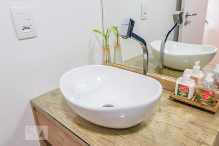 Apartamento à venda com 68m², 2 quartos e 1 vagaDetalhe do Banheiro Social