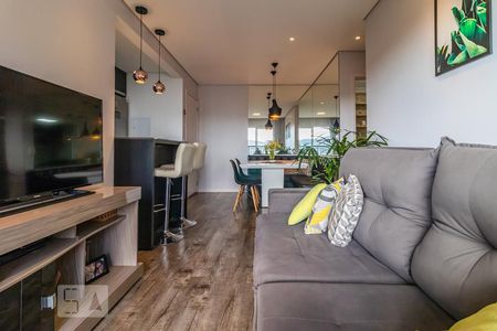 Sala de apartamento à venda com 2 quartos, 68m² em Jardim Tupanci, Barueri
