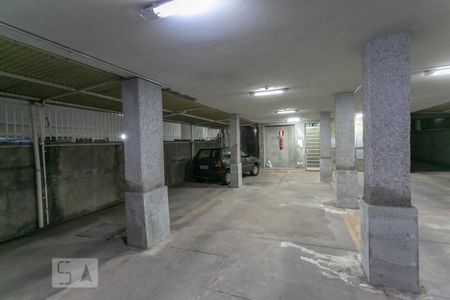 Garagem de apartamento para alugar com 3 quartos, 95m² em Cruzeiro, Belo Horizonte