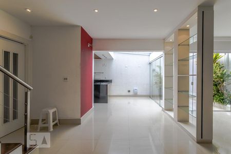 Sala 1 de casa para alugar com 5 quartos, 320m² em Vila Oliveira, Mogi das Cruzes