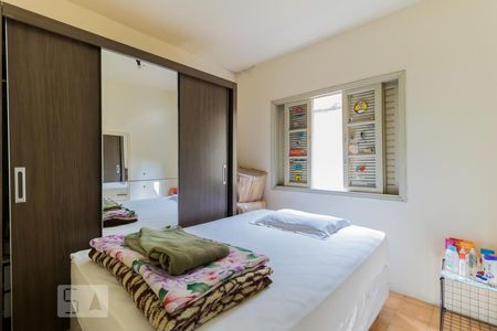 Quarto 1 de casa para alugar com 5 quartos, 300m² em Vila Buenos Aires, São Paulo