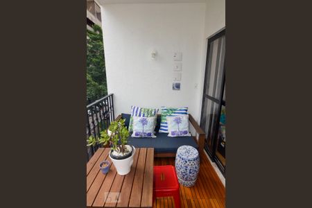Apartamento para alugar com 68m², 1 quarto e 1 vaga Apartamento para alugar com 68m², 1 quarto e 1 vagaVaranda