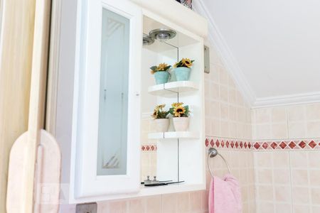 Casa à venda com 143m², 3 quartos e 2 vagasLavabo