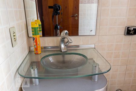 Casa à venda com 143m², 3 quartos e 2 vagasBanheiro 1