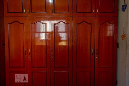 Casa à venda com 143m², 3 quartos e 2 vagasSuíte