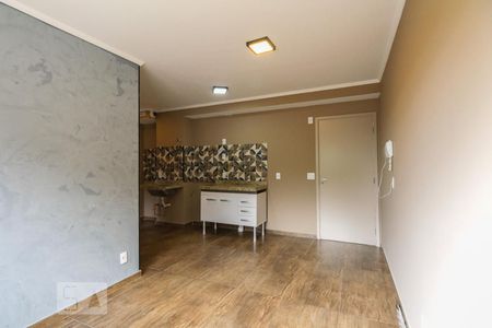 Sala  de apartamento para alugar com 2 quartos, 41m² em Sítio da Figueira, São Paulo