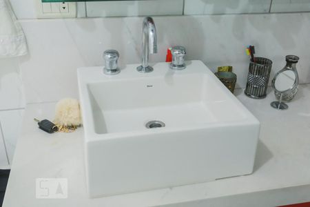 Casa à venda com 400m², 4 quartos e 4 vagasBanheiro da Suíte 2