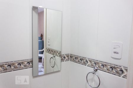 Casa à venda com 450m², 4 quartos e 6 vagasBanheiro de Serviço