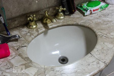 Casa à venda com 450m², 4 quartos e 6 vagasQuarto 2 - Suíte