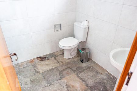 Casa à venda com 450m², 4 quartos e 6 vagasBanheiro da Piscina