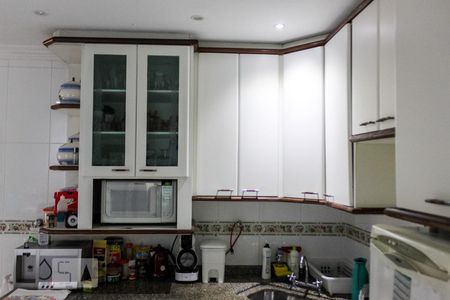 Casa à venda com 450m², 4 quartos e 6 vagasCozinha - Armários