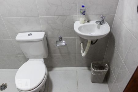 Casa à venda com 450m², 4 quartos e 6 vagasBanheiro da Garagem