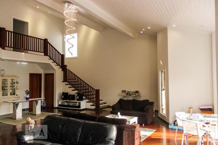 Sala de casa à venda com 4 quartos, 450m² em Vila Mazzei, São Paulo