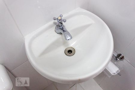 Casa à venda com 450m², 4 quartos e 6 vagasBanheiro de Serviço