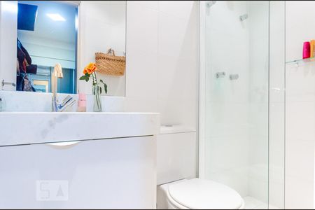 Apartamento para alugar com 67m², 2 quartos e 1 vagaBanheiro suíte