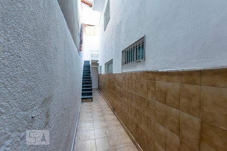 Casa à venda com 200m², 3 quartos e 3 vagasFundos