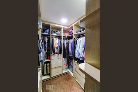 Casa à venda com 302m², 3 quartos e 4 vagasCloset da Suíte 1