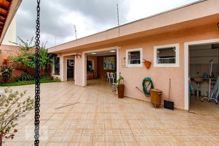 Casa à venda com 302m², 3 quartos e 4 vagasQuintal