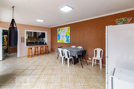 Casa à venda com 302m², 3 quartos e 4 vagasQuintal