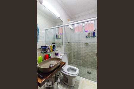 Casa à venda com 302m², 3 quartos e 4 vagasBanheiro da Suíte 2