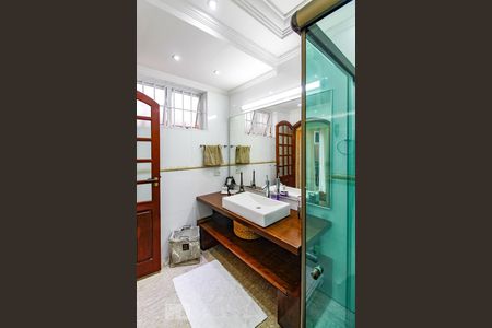 Casa à venda com 302m², 3 quartos e 4 vagasBanheiro da Suíte 1