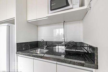 Cozinha - Armários de apartamento para alugar com 1 quarto, 22m² em Centro, Curitiba