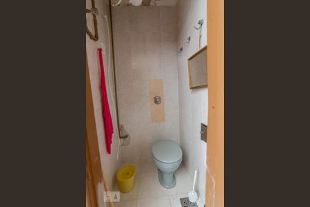 Casa à venda com 120m², 2 quartos e sem vaga Casa à venda com 120m², 2 quartos e sem vagaBanheiro de Serviço