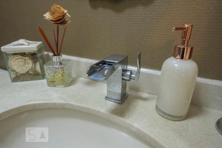 Apartamento à venda com 195m², 4 quartos e 3 vagasBanheiro