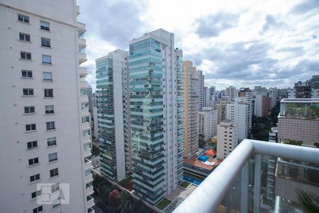 Apartamento à venda com 195m², 4 quartos e 3 vagasVista 2