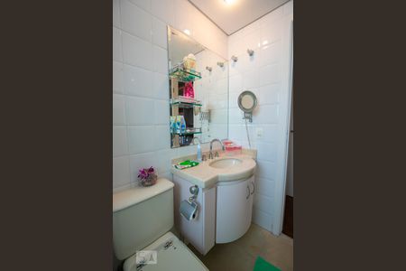 Apartamento à venda com 195m², 4 quartos e 3 vagasBanheiro da Suíte 2