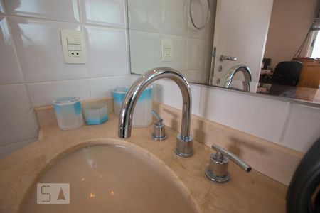 Apartamento à venda com 195m², 4 quartos e 3 vagasTorneira