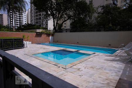 Apartamento à venda com 195m², 4 quartos e 3 vagasÁrea comum - Piscina