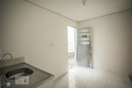 Cozinha de casa para alugar com 1 quarto, 40m² em Jardim Oriental, São Paulo