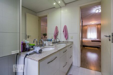 Casa de condomínio à venda com 294m², 4 quartos e 3 vagasBanheiro da Suíte 1