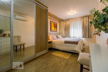 Casa de condomínio à venda com 294m², 4 quartos e 3 vagasSuite 1