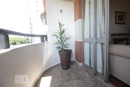 Varanda de apartamento para alugar com 4 quartos, 140m² em Jardim Colombo, São Paulo