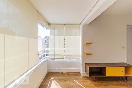 Sala / Varanda - Persianas de apartamento para alugar com 1 quarto, 39m² em Bela Vista, São Paulo