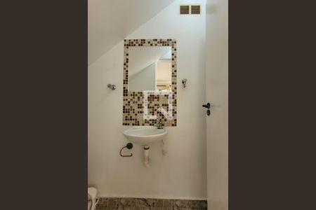 Lavabo de casa de condomínio para alugar com 3 quartos, 92m² em Vila Brasilio Machado, São Paulo