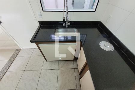 Cozinha de casa de condomínio para alugar com 3 quartos, 92m² em Vila Brasilio Machado, São Paulo