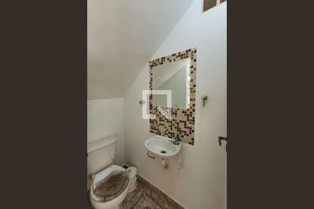 Lavabo de casa de condomínio para alugar com 3 quartos, 92m² em Vila Brasilio Machado, São Paulo